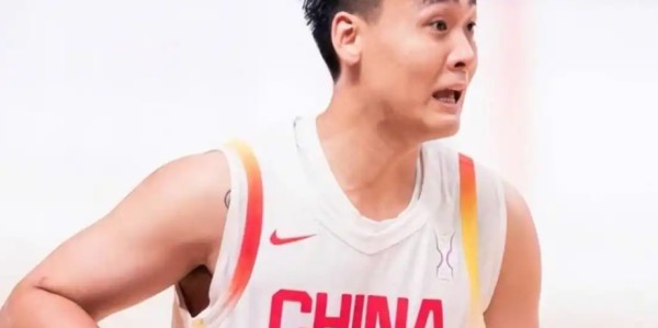 连续逆转日本中国台北后，男篮实力榜逆袭到第二， 赵睿上封面！